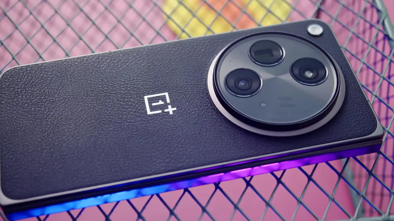 مواصفات ومميزات هاتف OnePlus 15 .. تصميم متين وأداء رائع