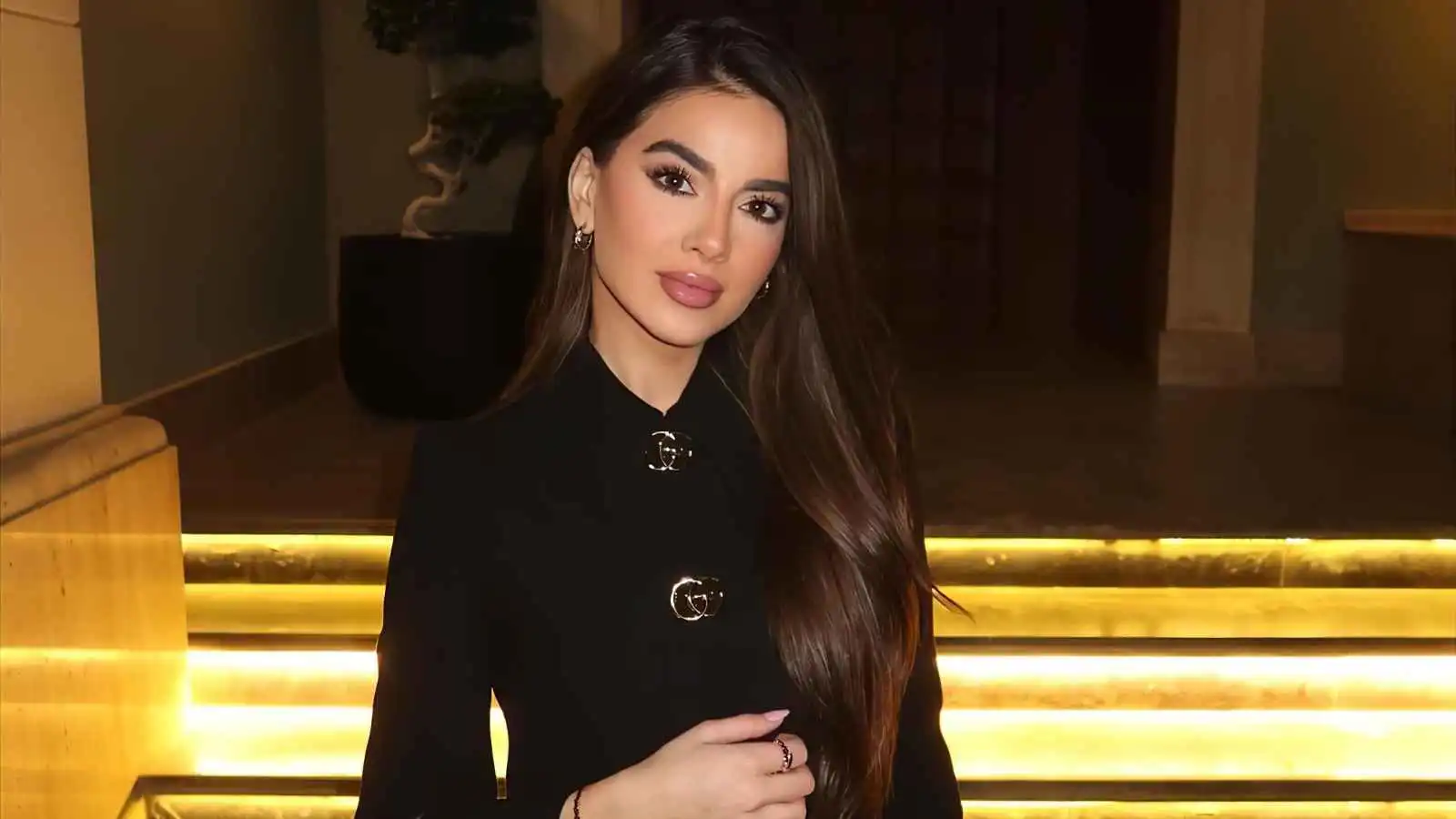 مايا أبو الحسن تلمح لهوية خطيبها حازم الحداد (صور)