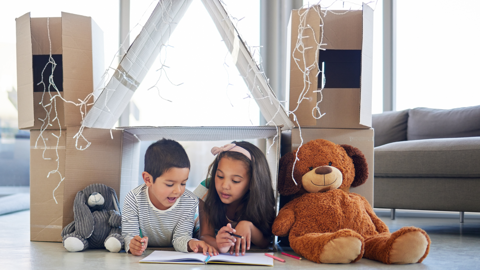 علاقة الإخوة: المدرسة الأولى للعلاقات الإنسانية