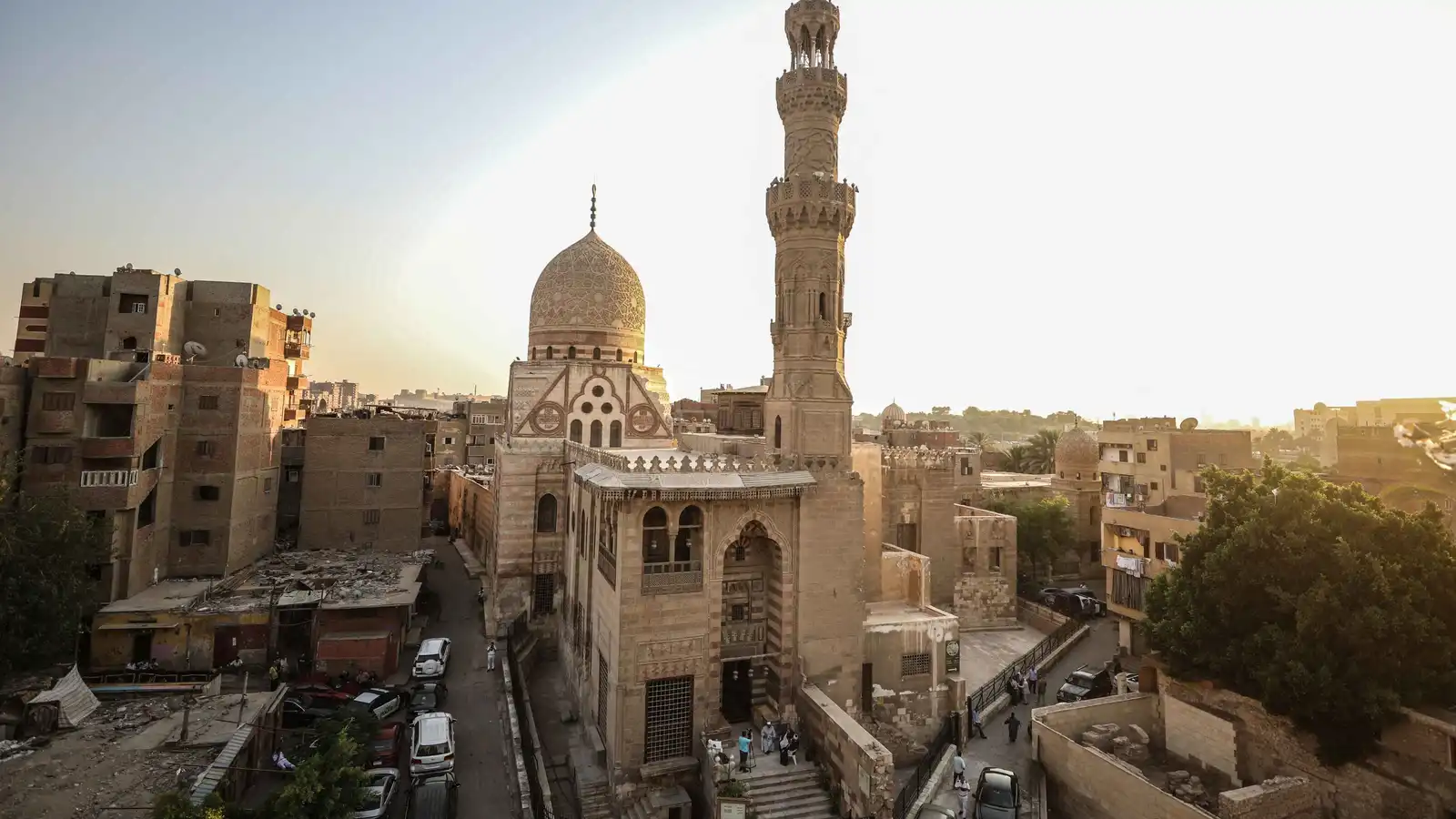 ما سبب زلزال مصر اليوم؟ تفاصيل الهزة التي أعادت للأذهان كارثة 1992