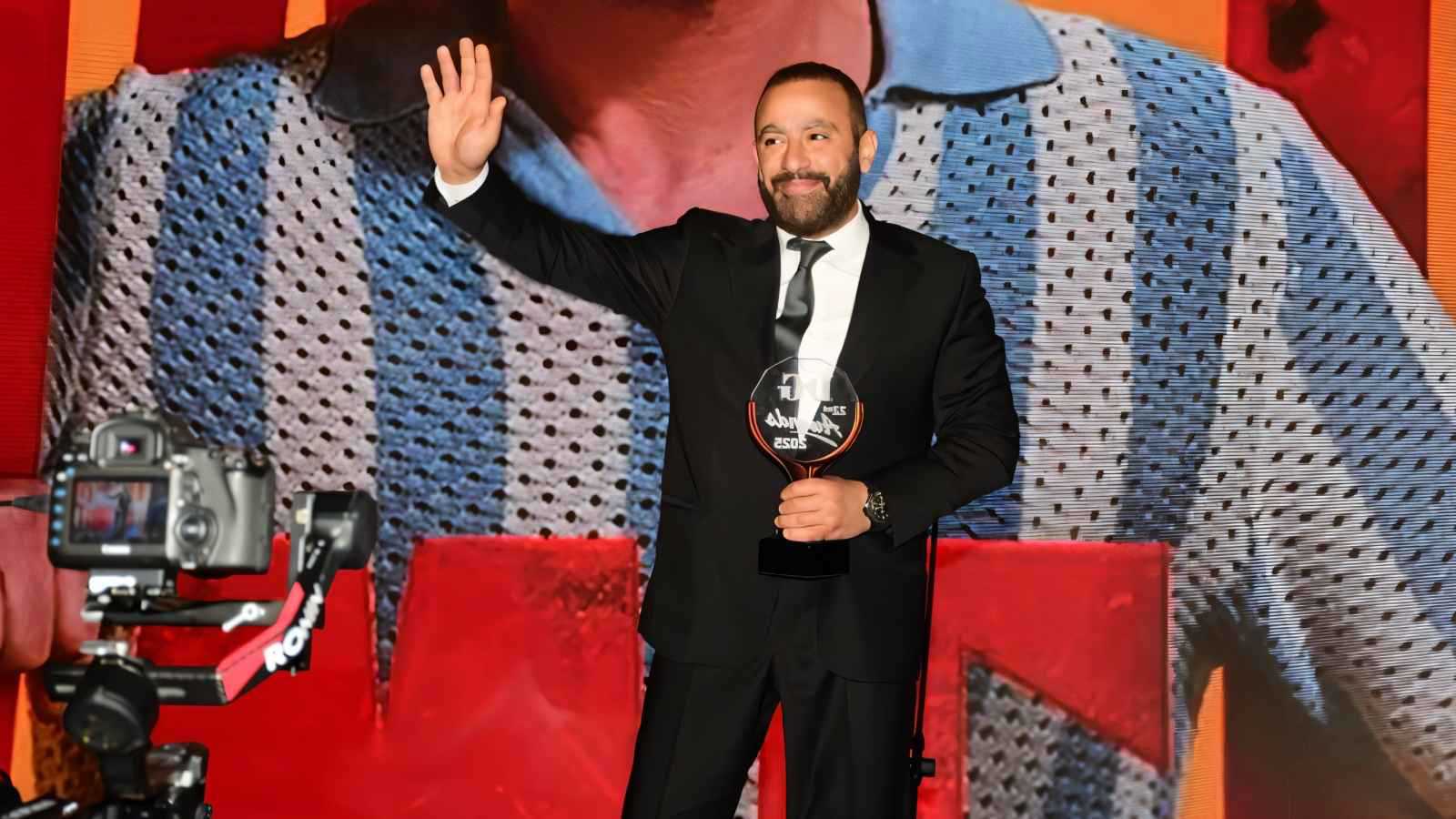 أحمد السقا يوجه رسالة لأبنائه بعد جائزة "دير جيست"