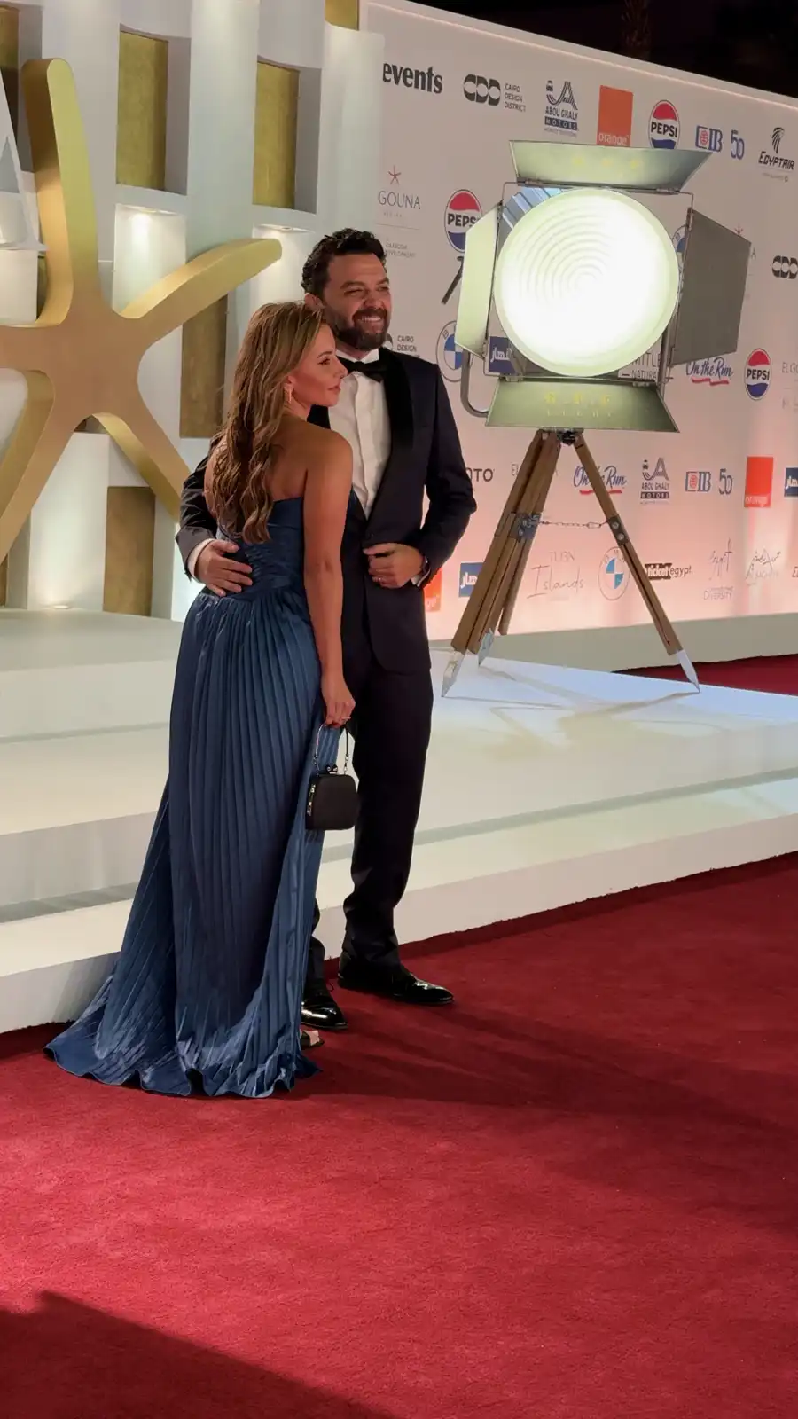 ثنائيات المشاهير تزين انطلاقة مهرجان الجونة 2025