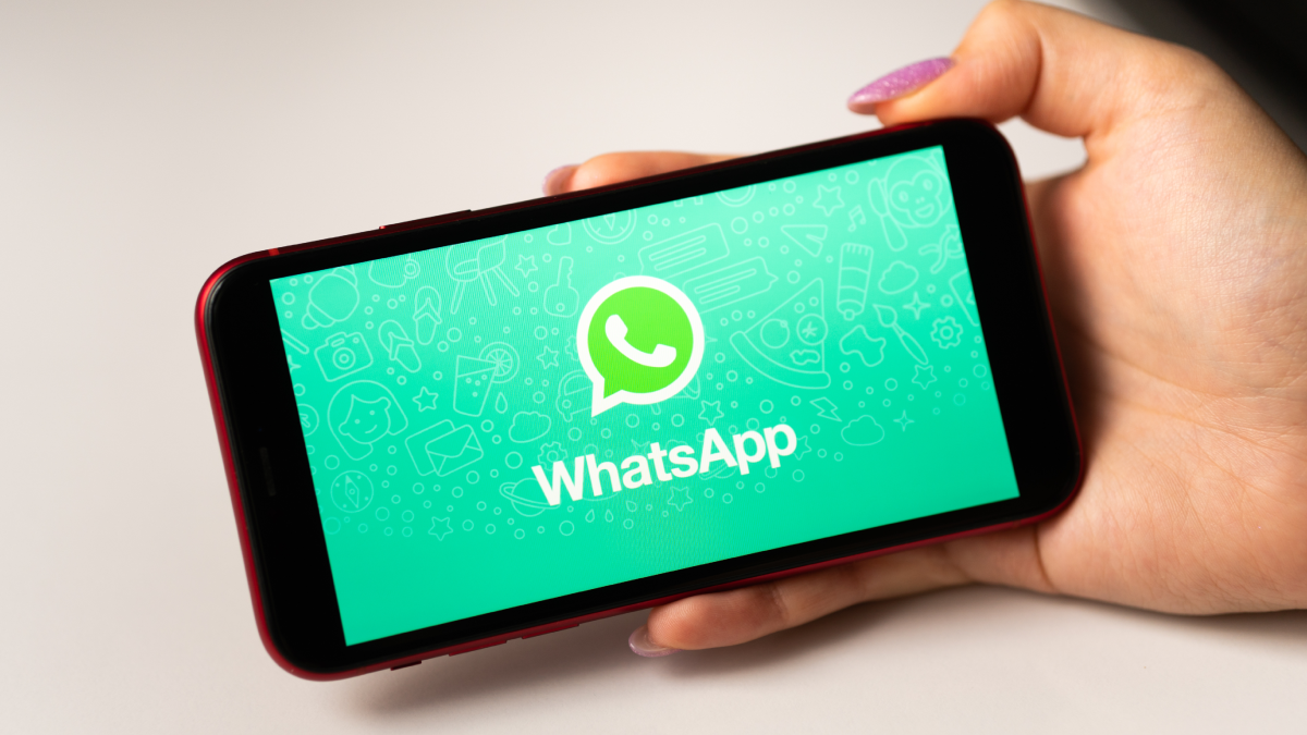 ميزة الترجمة الفورية في واتساب وكيفية استخدامها داخل المحادثات