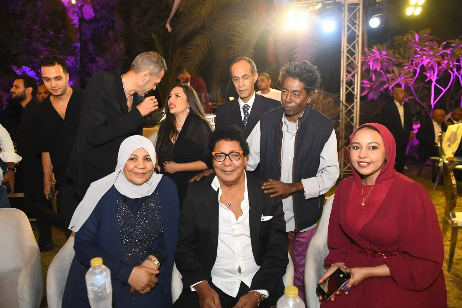 محمد منير يحتفل بزفاف ابنة شقيقته (صور)