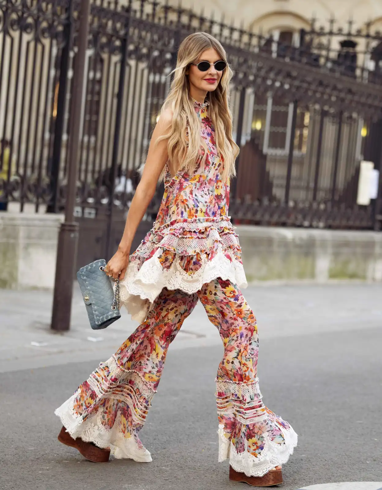 الدانتيل يرافق إطلالات ربيع وصيف 2026 بلمسة عصرية 