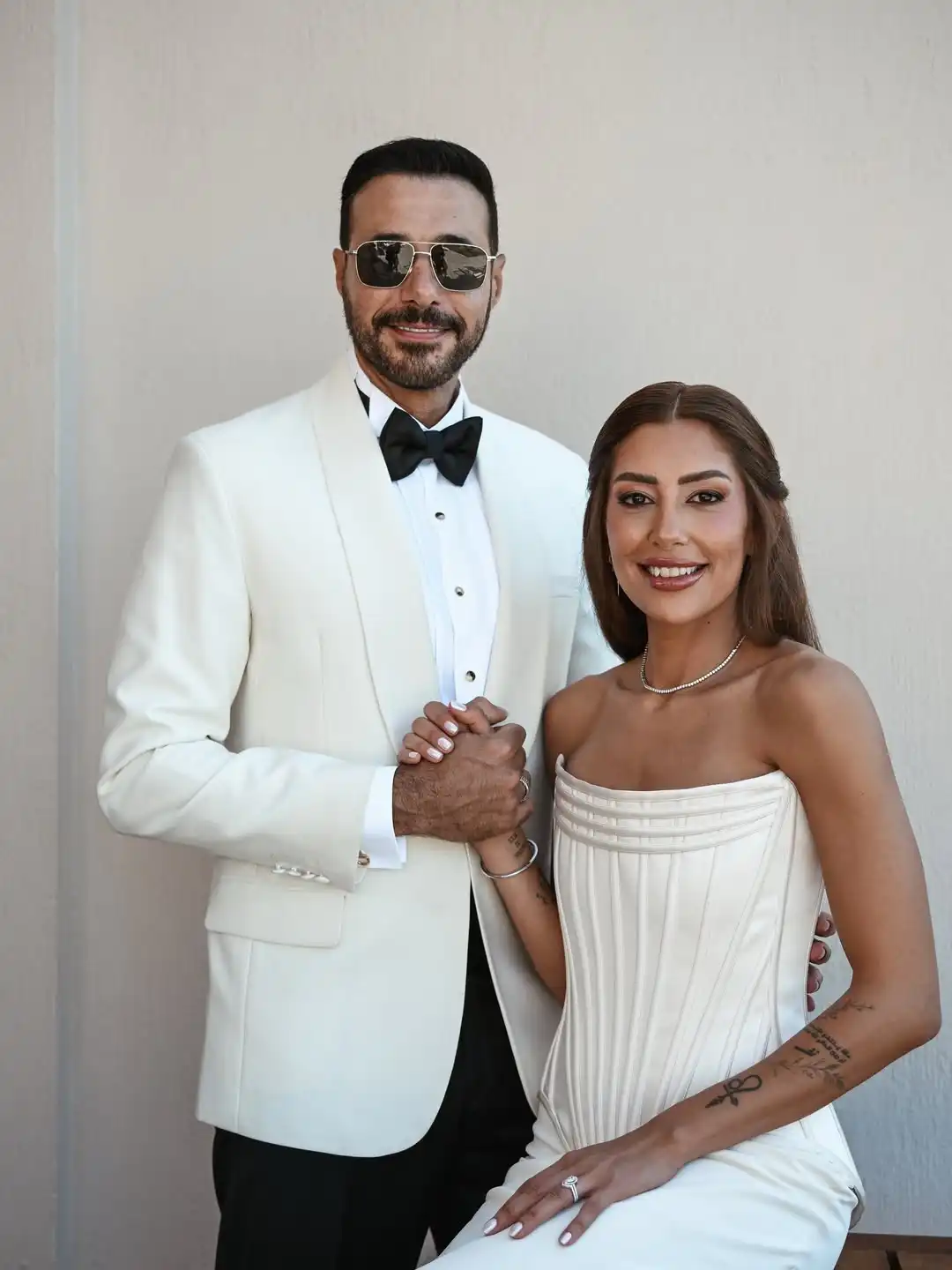 أحمد السعدني يفاجئ جمهوره بصورة مع ميرنا الهلباوي: تزوجنا
