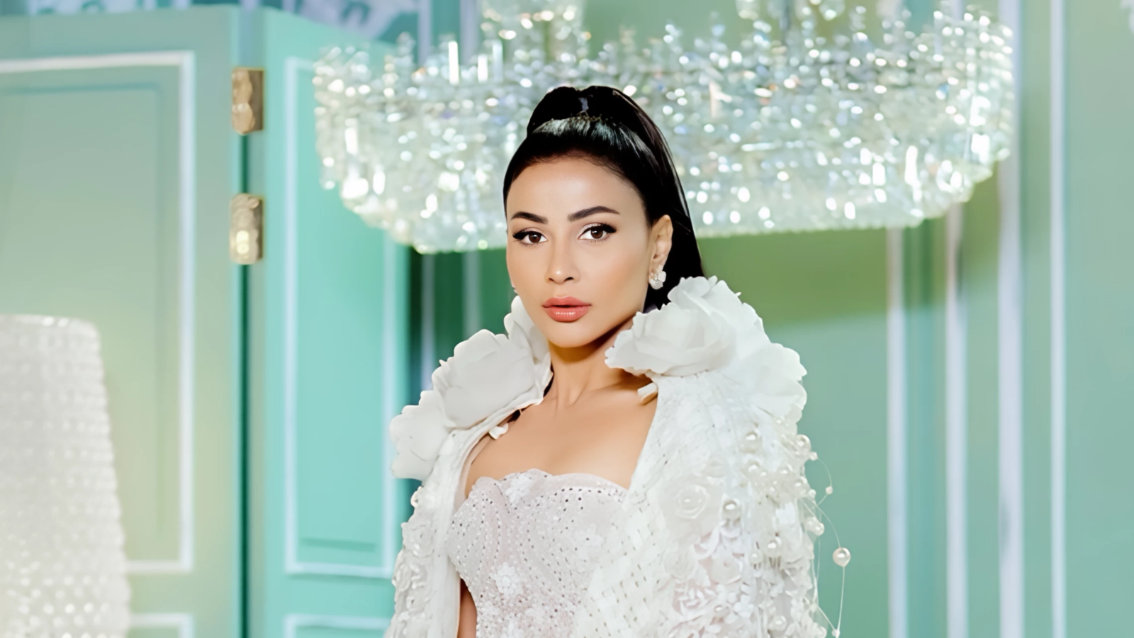 مهيرة عبد العزيز