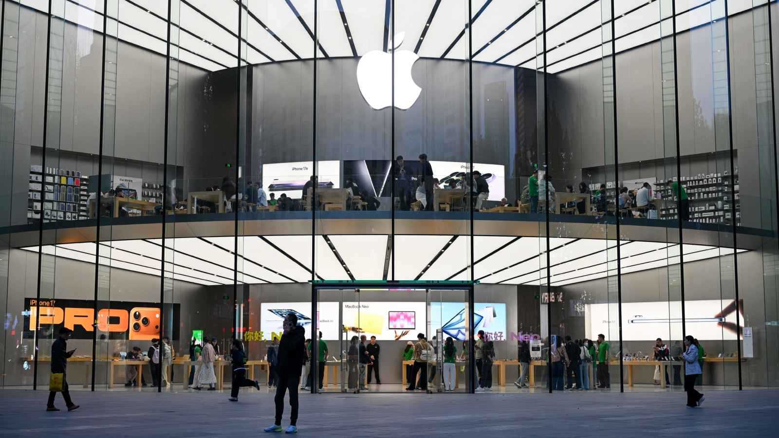 أبل تطلق تحديثا طارئا لإصلاح خلل رسائل آيفون 