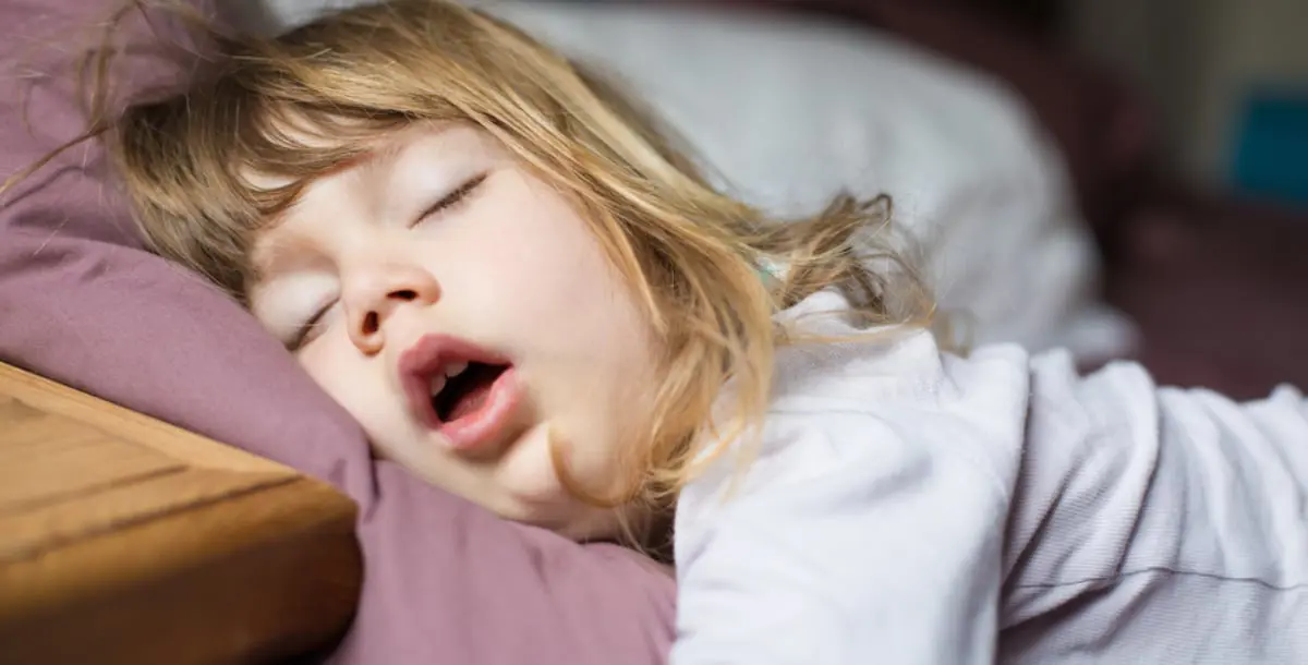 انتبهي .. تنفس طفلك من فمه أثناء نومه قد يعرضه لتلك المخاطر!