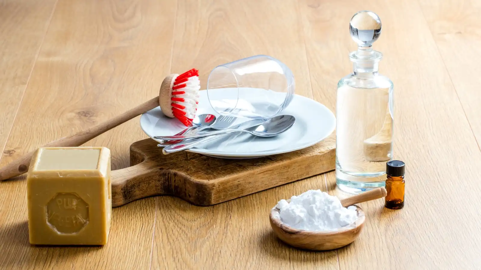 طرق بسيطة للتخلص من بقع القهوة في الأكواب بمكونات منزلية