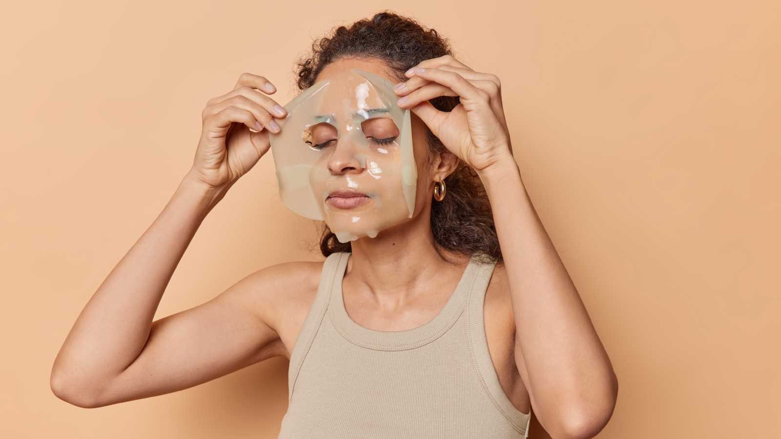 أقنعة الهيدروجيل لبشرة أكثر مرونة ونعومة 