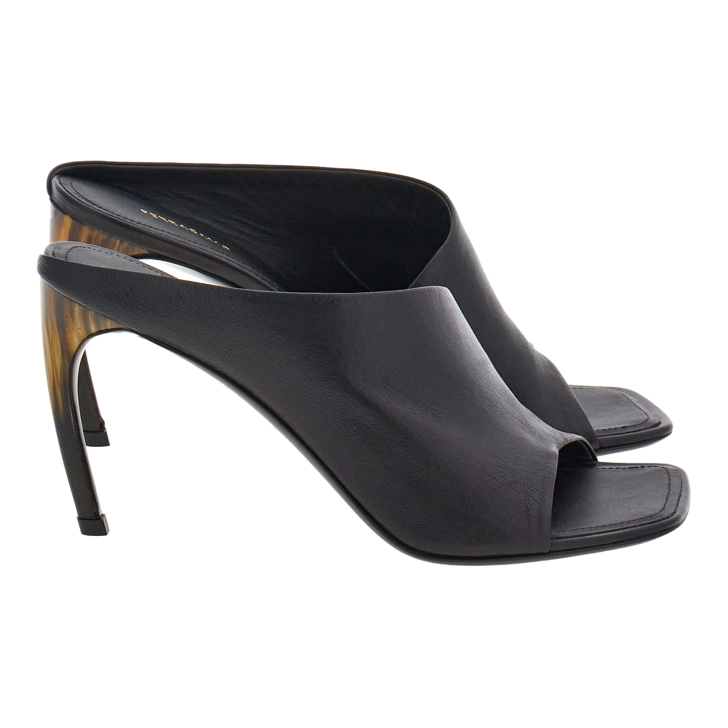 صندل بكعب منحنٍ من جلد النابا من تصميم Ferragamo