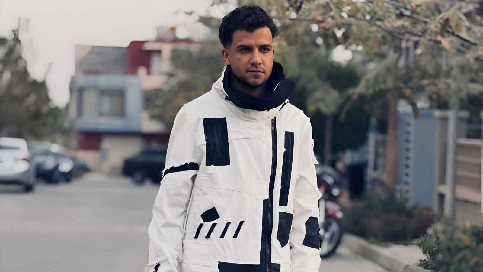 عصام صاصا مفاجأة "محمود التاني" مع كزبرة وأحمد غزي 