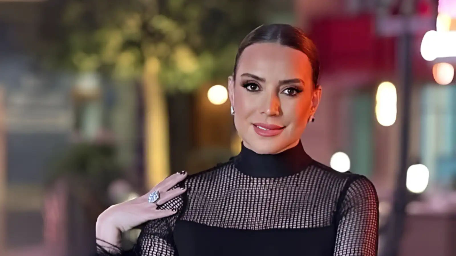 الصور الأولى لـ سامر إسماعيل من اليتيم .. ملامح شخصية غامضة تلفت الأنظار الصور الأولى لـ سامر إسماعيل من اليتيم .. ملامح شخصية غامضة تلفت الأنظار