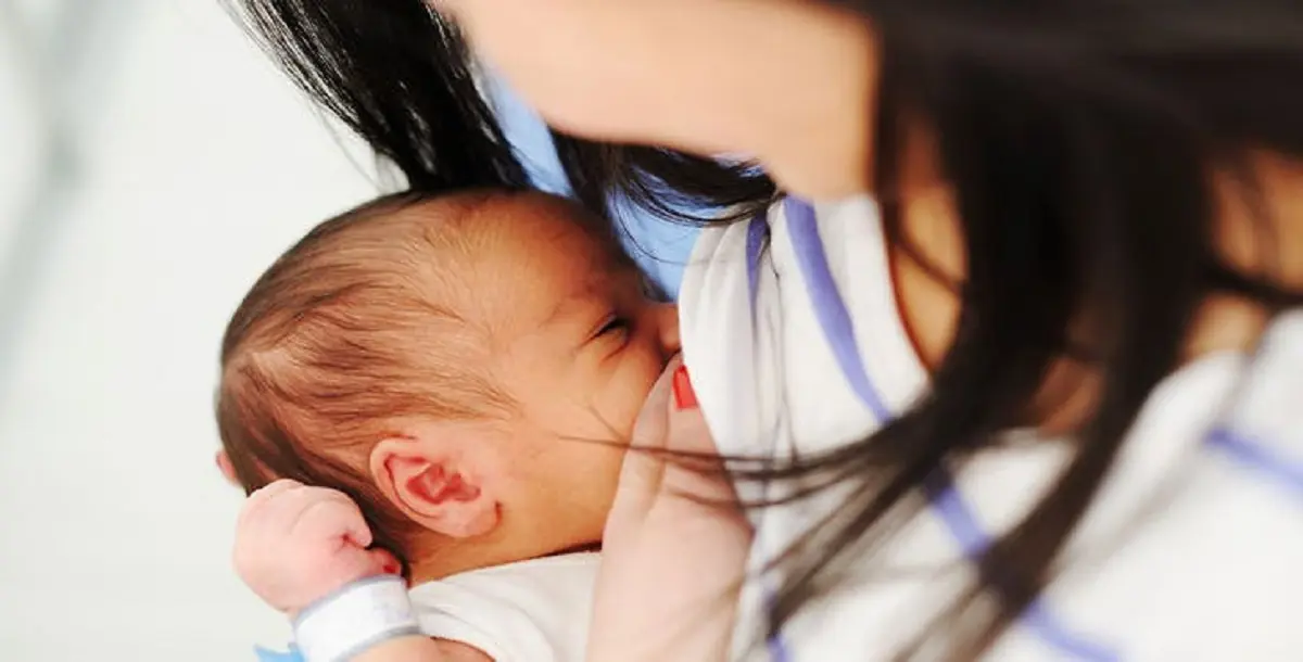 دراسة حديثة تنفي علاقة الرضاعة الطبيعية بذكاء الطفل