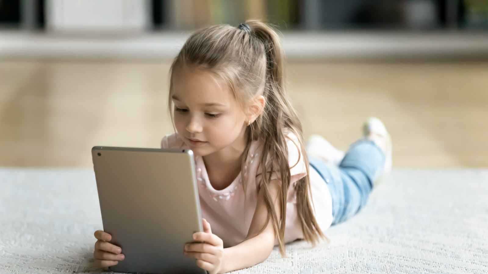 7 أفكار لجعل الأجهزة الرقمية أداة تعليمية لطفلك
