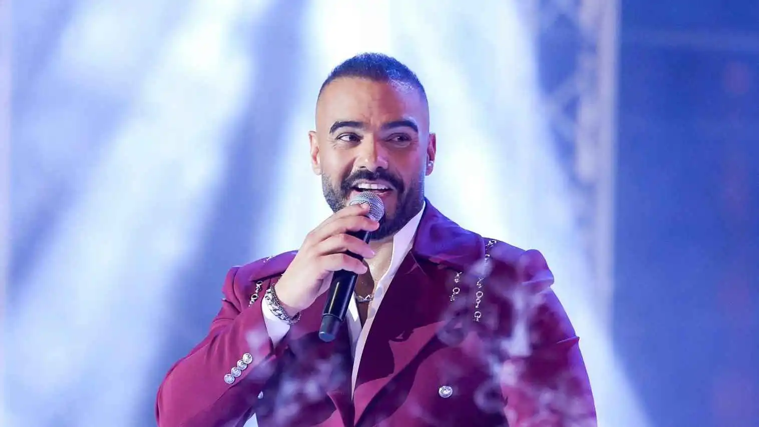 "ف كل مكان".. جوزيف عطية يعود برومانسية عابرة للحدود