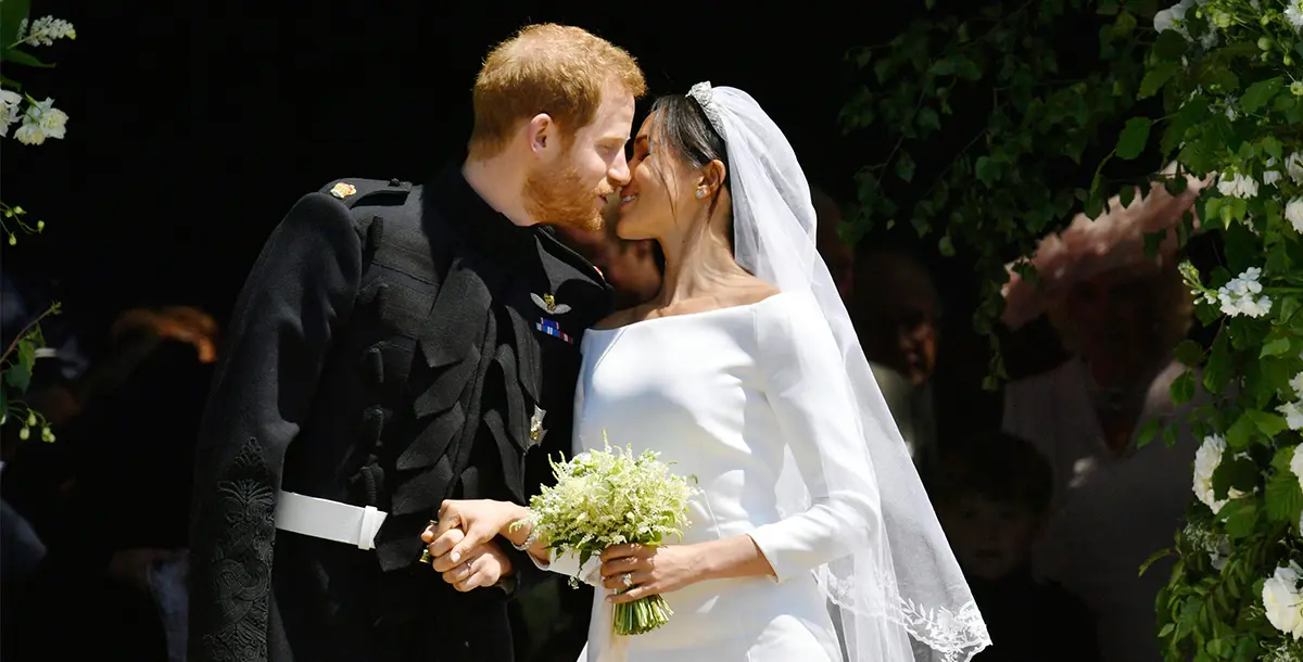 لهذا السبب .. لم يُقبّل الأمير هاري زوجته ميغان داخل الكنيسة!