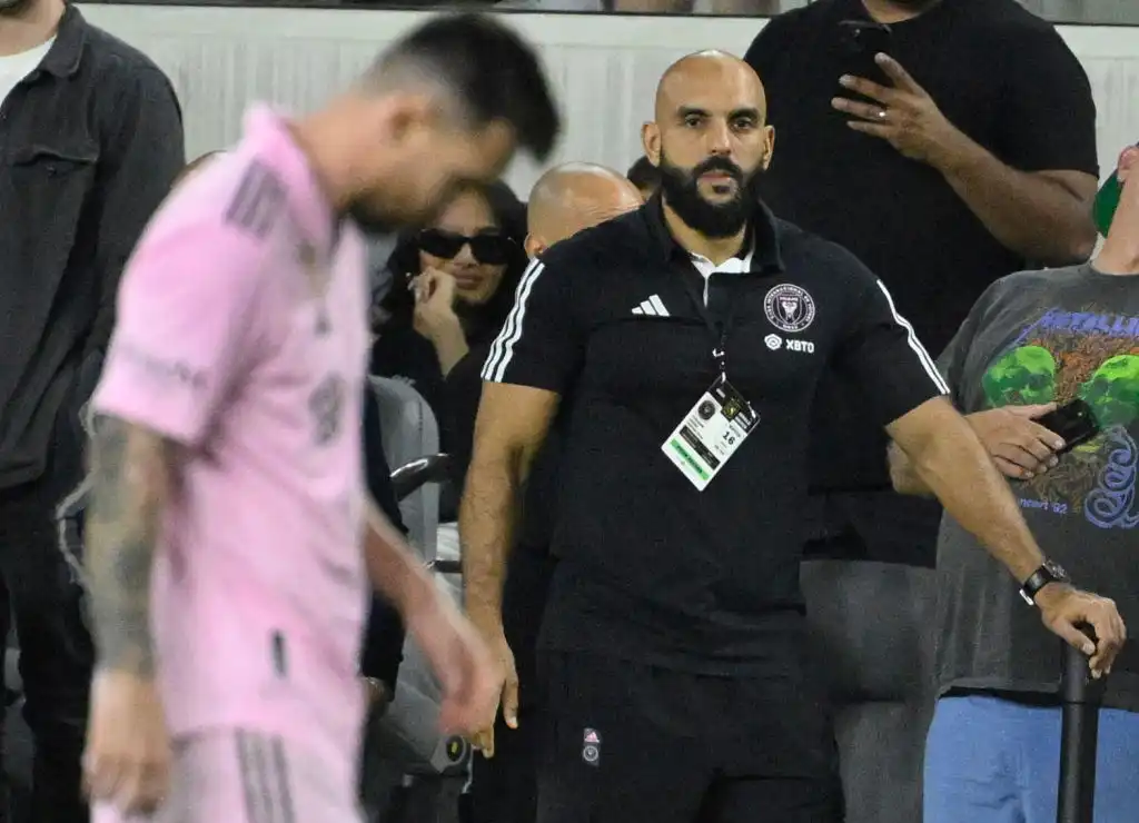 مقطع فيديو لـ ميسي بدون حارس شخصي في ميامي يثير التفاعل