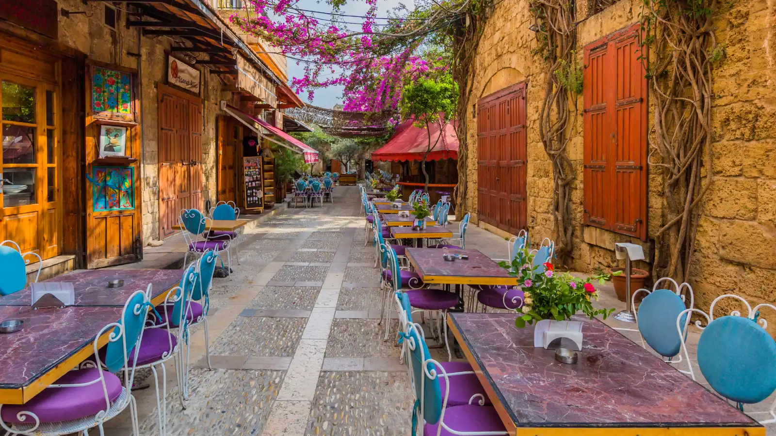 مدن عربية يقصدها عشاق الطعام من كل مكان