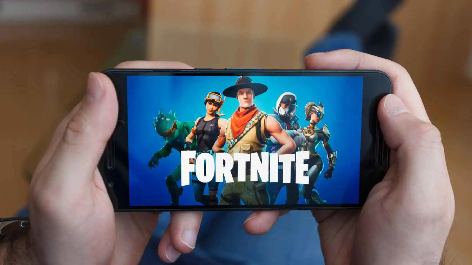 لعبة "فورتنايت" تعود إلى متاجر التطبيقات عالمياً