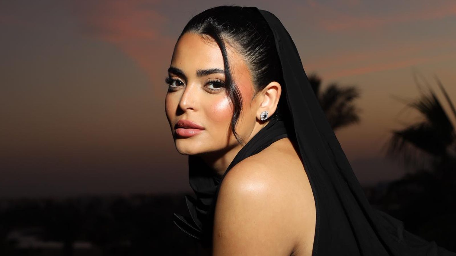 أسماء جلال