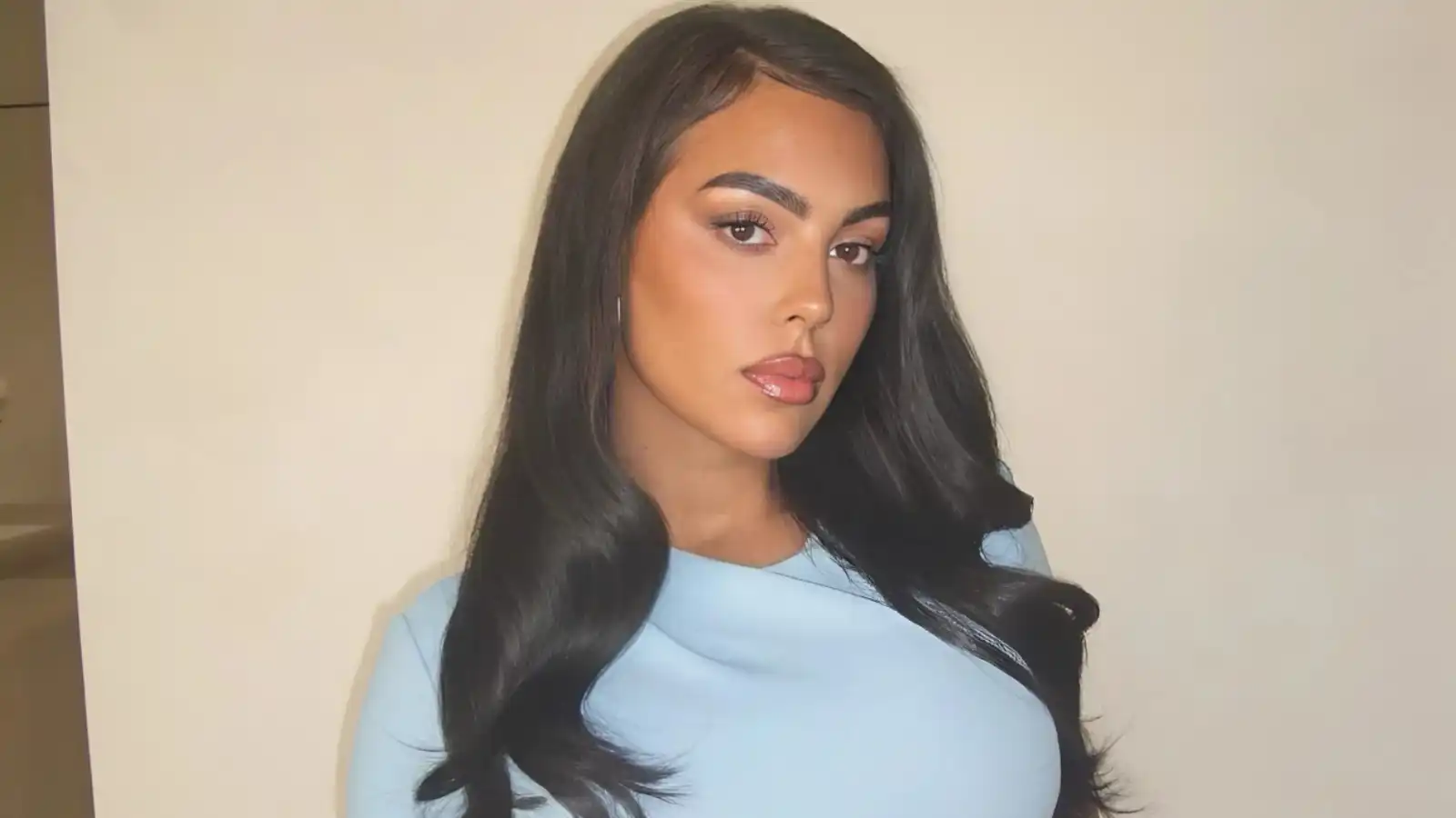 جورجينا رودريغيز تكشف لـ"فوشيا" كيف غيّرت السعودية حياتها