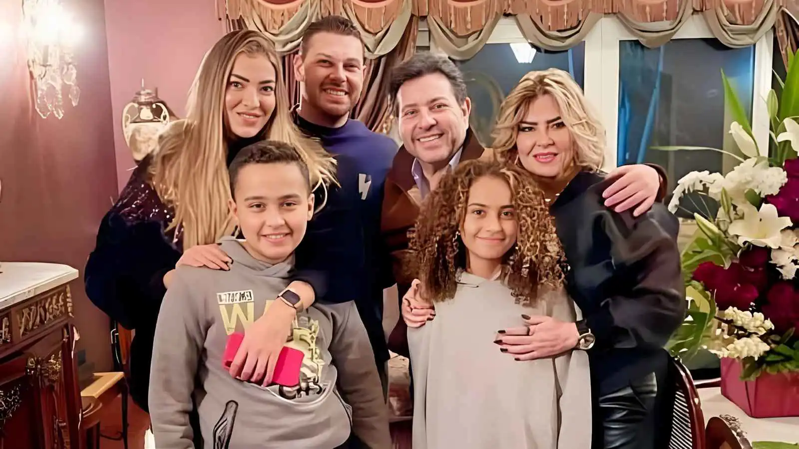 هل حضر أحفاد هاني شاكر عزاء جدهم الراحل؟