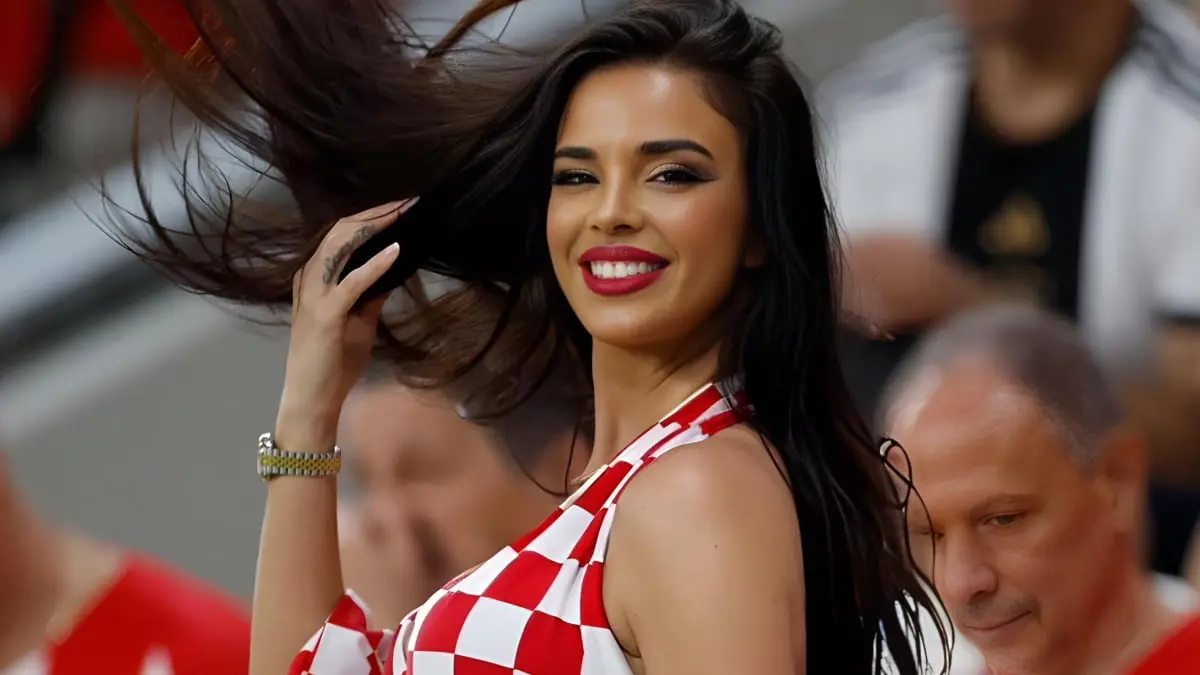 هكذا احتفلت ملكة جمال كرواتيا بعد فوز منتخب بلادها على البرازيل