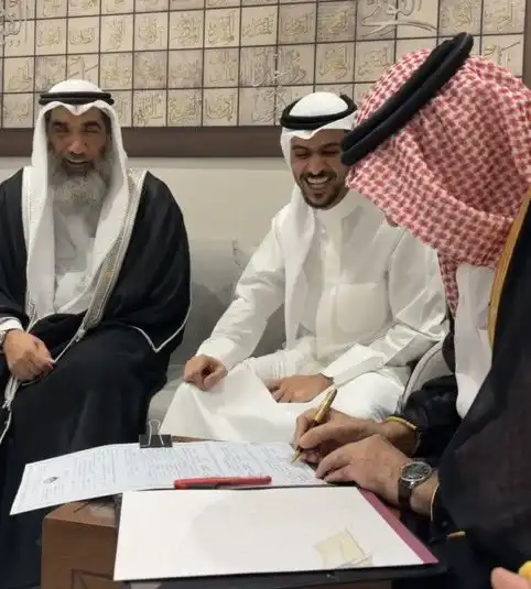 تفاعل واسع مع صور عقد قران الفنان عايض يوسف
