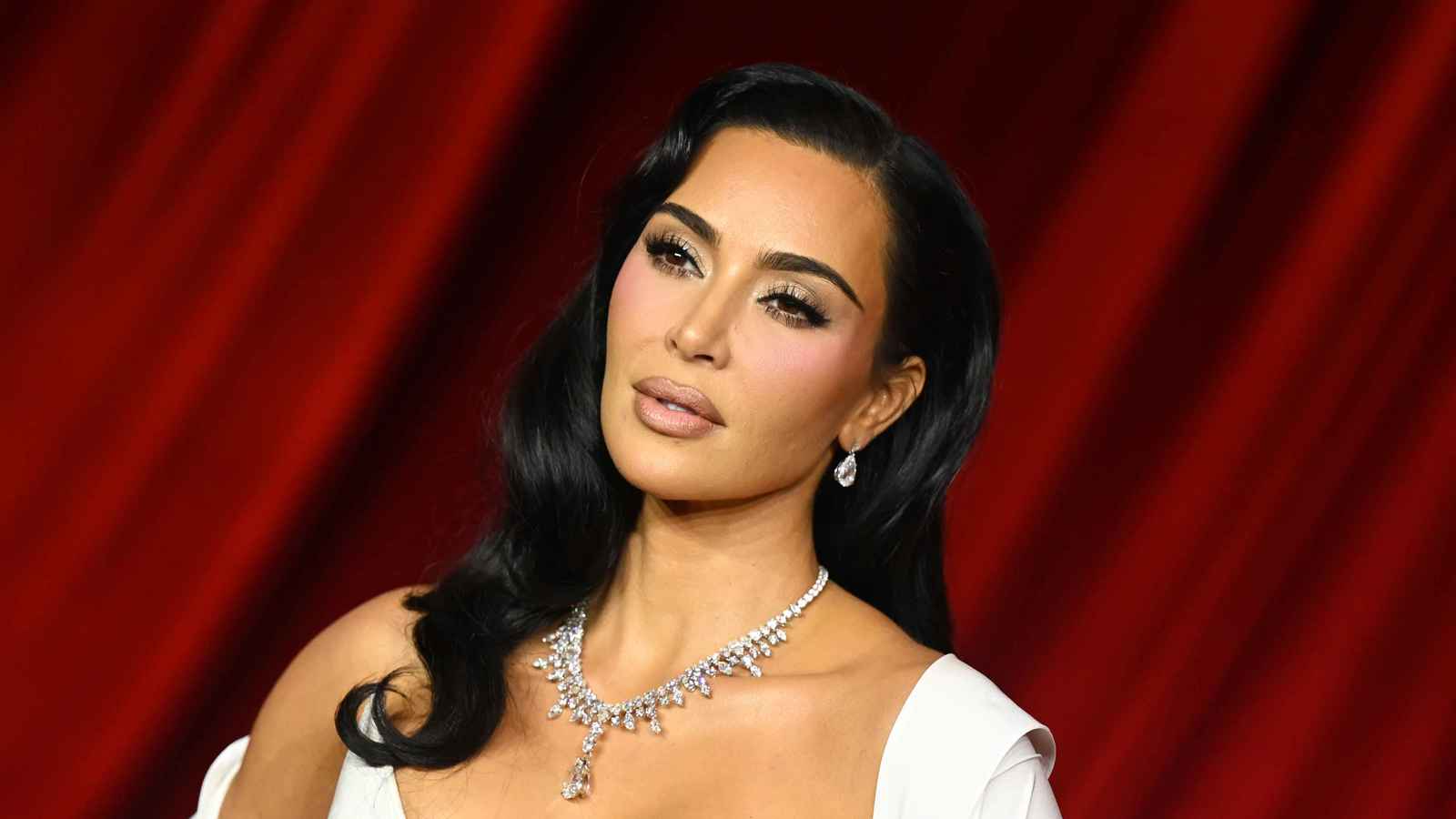 كيم كارداشيان وكريس فان دوسن يطلقان مسلسل Calabasas