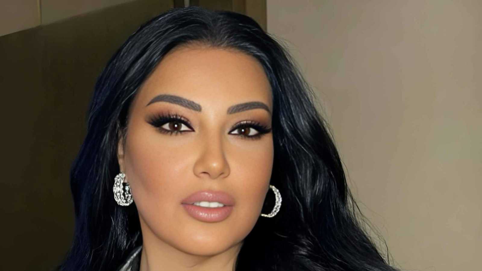 سمية الخشاب تطالب بمعاقبة مُعذّبي الحيوانات 