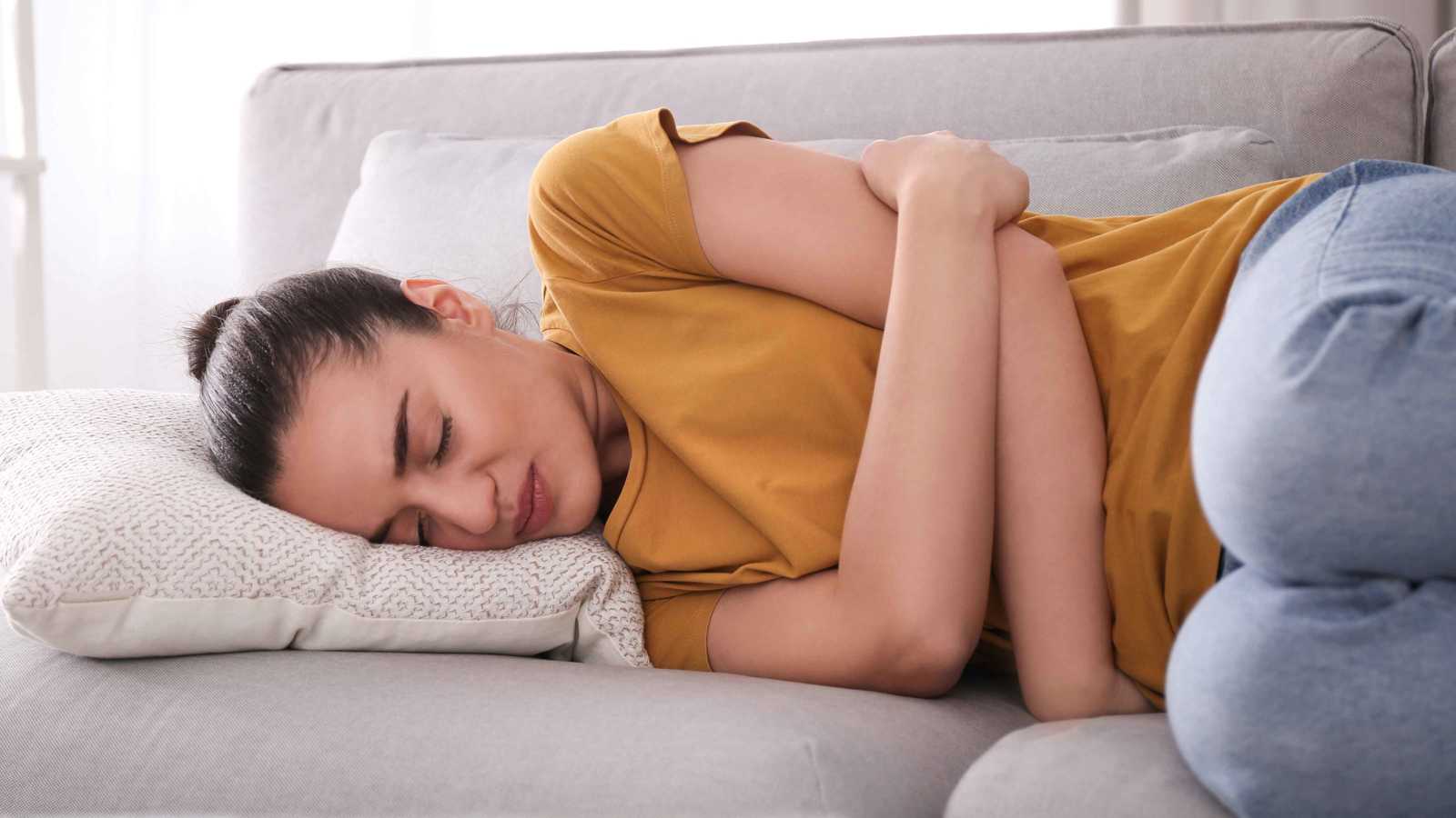 أعراض التسمم الغذائي في شم النسيم.. علامات خطيرة لا تتجاهليها 