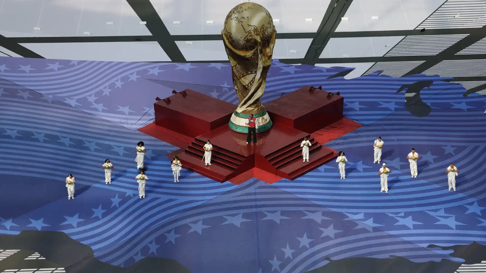 نجوم هوليوود يخطفون الأضواء في افتتاح كأس العالم بأمريكا