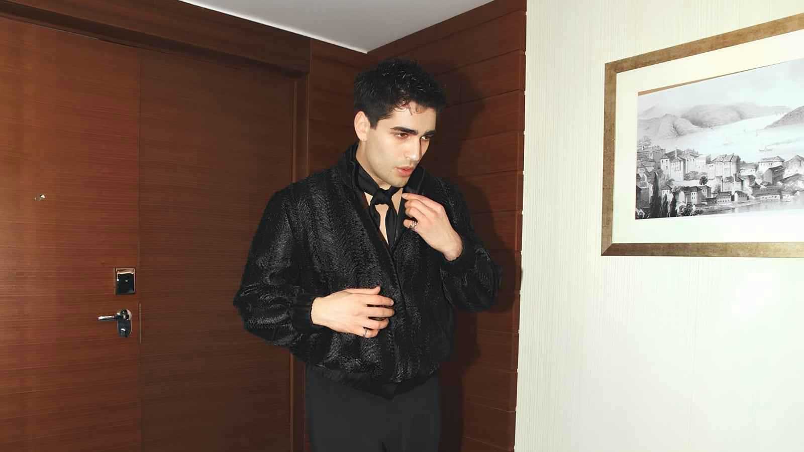 نقد لاذع يلاحق النجم التركي مارت رمضان ديمير 