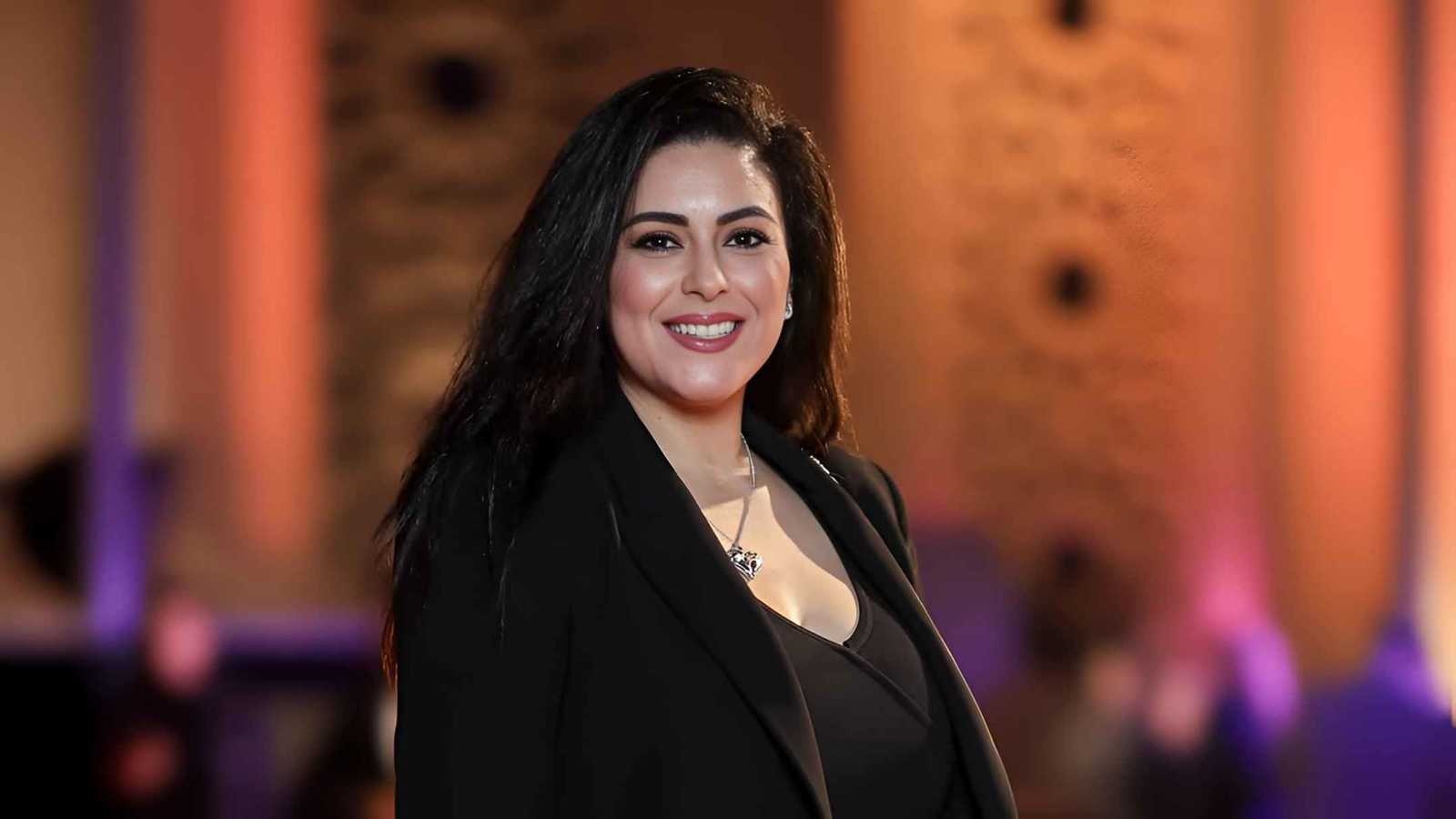 نهى عابدين تحدد شروطها للقبول بالزواج سراً 
