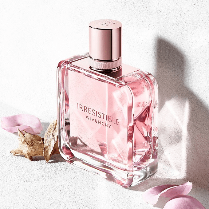 عطر Irresistible