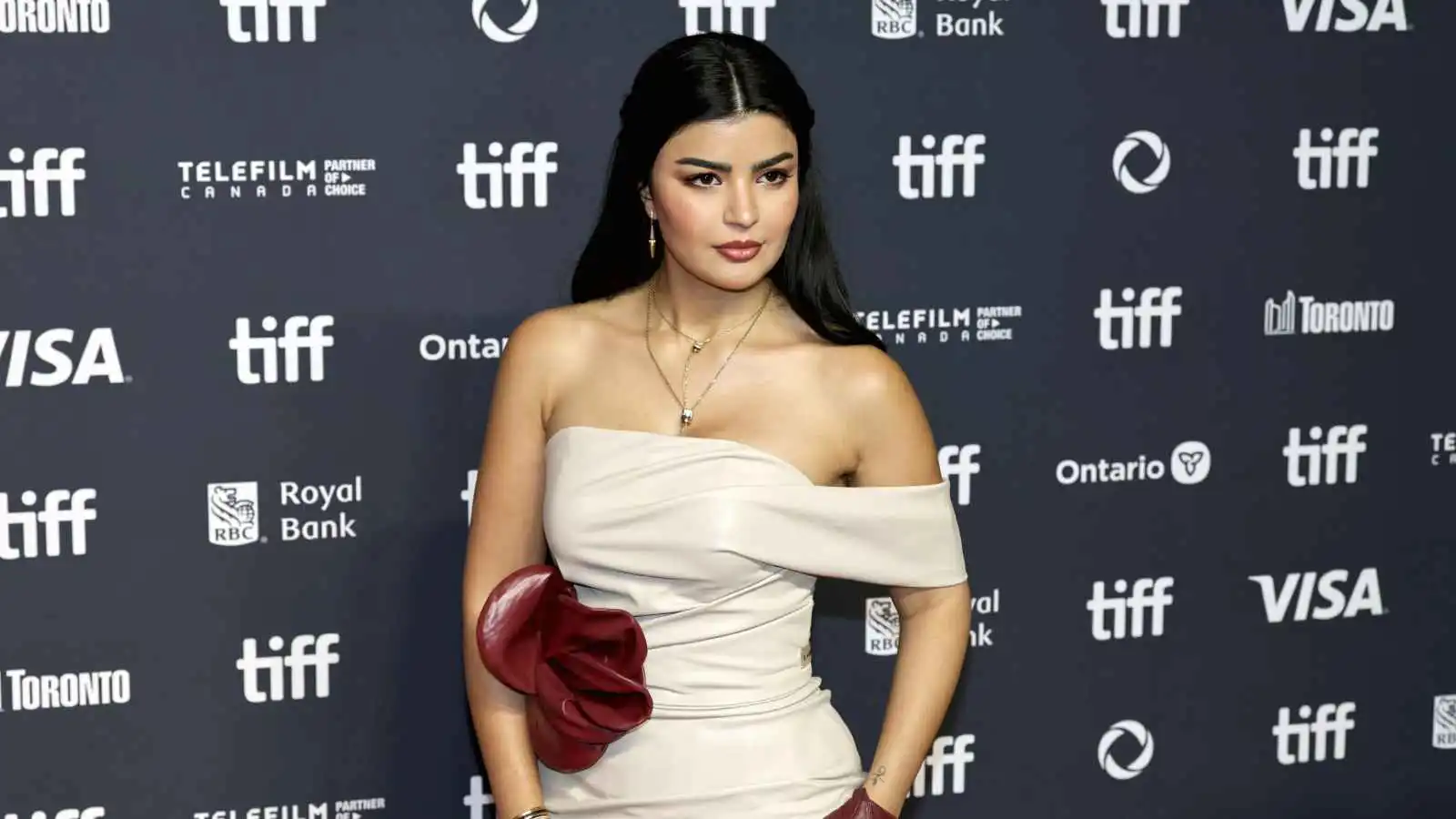 ميلا الزهراني تحتفي بـ"المجهولة" في مهرجان البحر الأحمر السينمائي