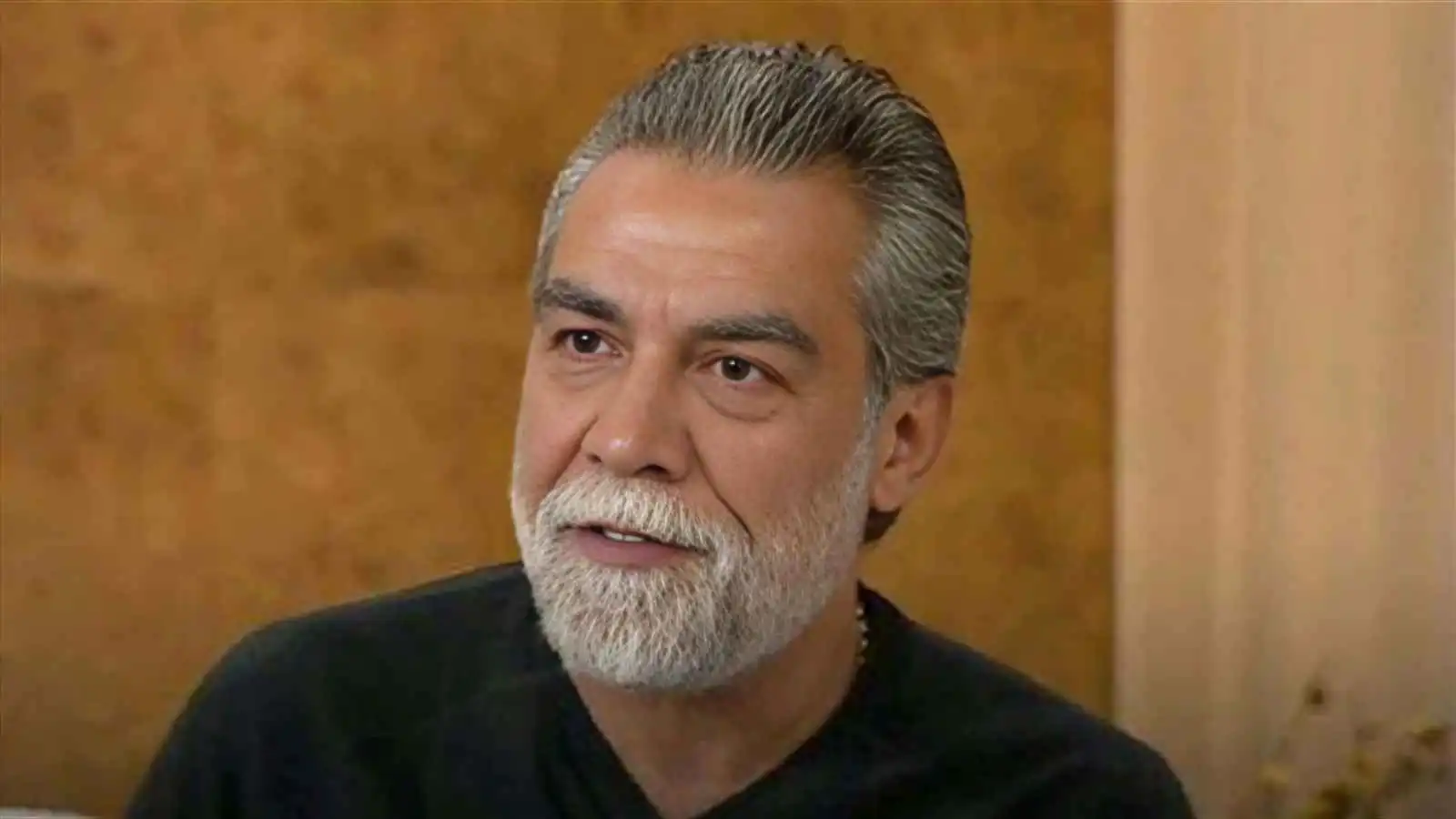 أيمن رضا ينسحب من مسلسل "عيلة تعمل عمايل"