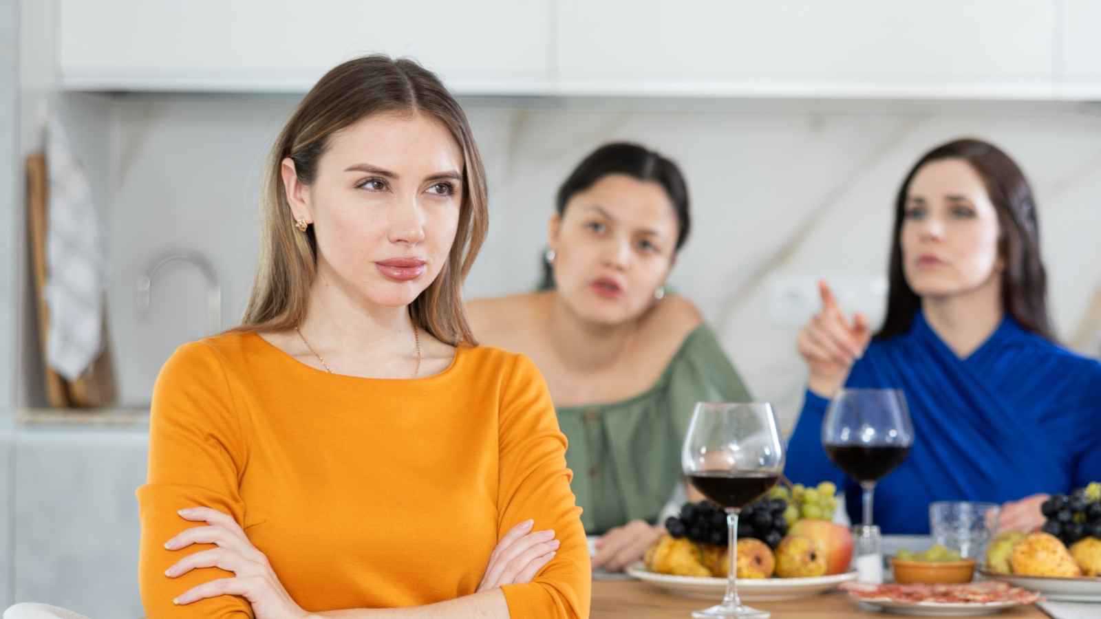 طرق التعامل الذكي مع النقد
