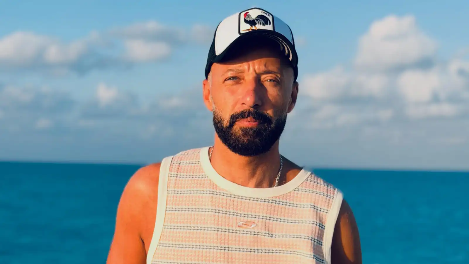 أحمد فهمي يعترف: فشلت كزوج ونجحت كأب.. وطليقتي الأكثر تأذيًا مني