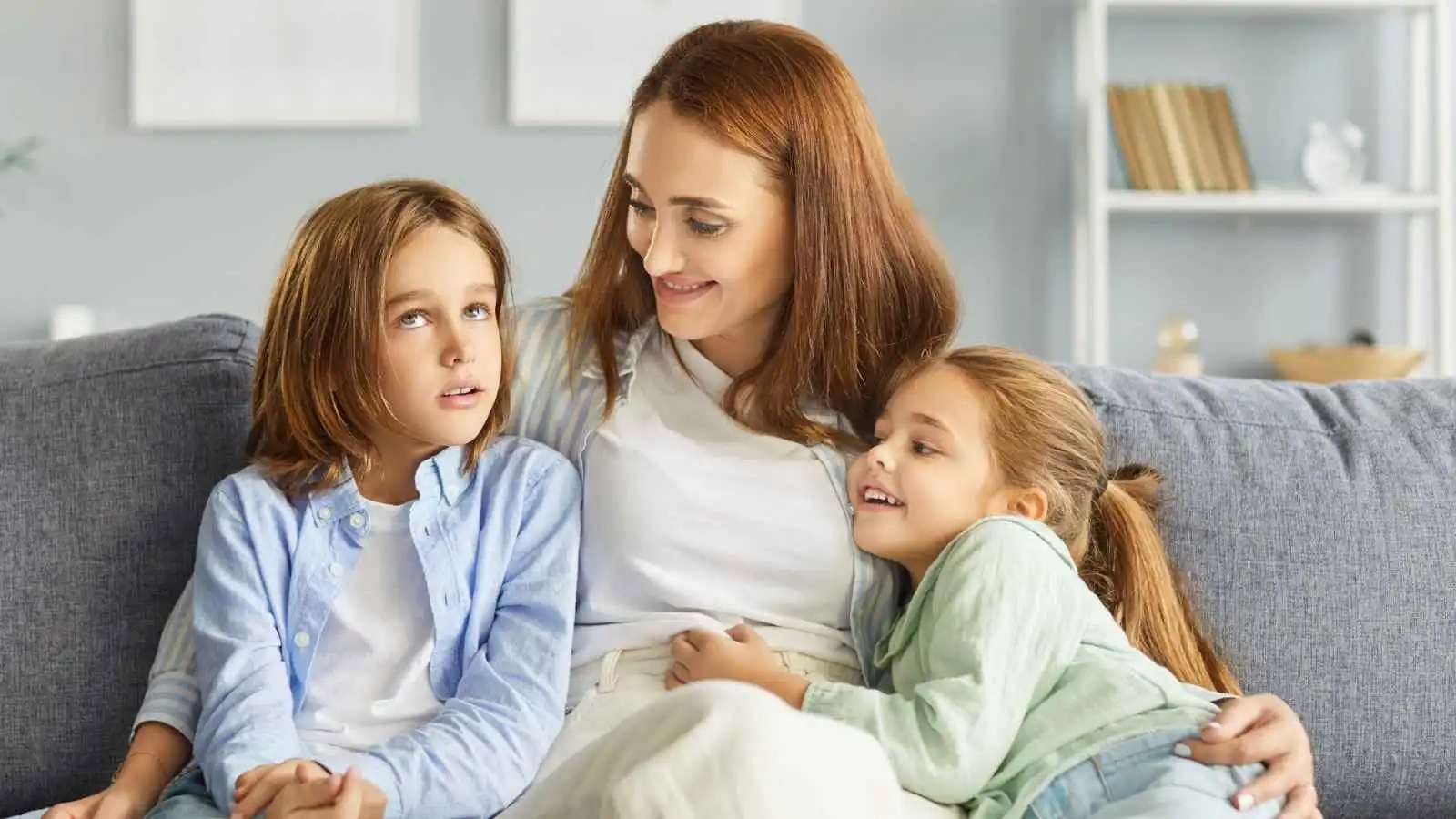 الأم المثالية أو المستقرة نفسيًا؟ ما يحتاجه الطفل حقًا