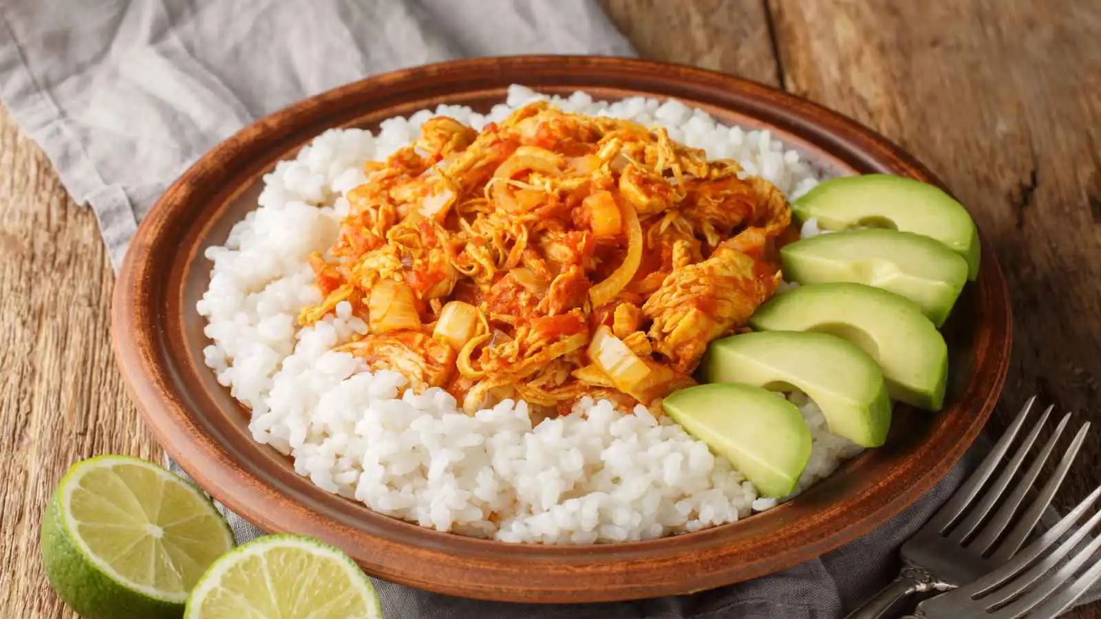 حضري دجاج التينجا المكسيكي مع الأرز بخطوات سهلة