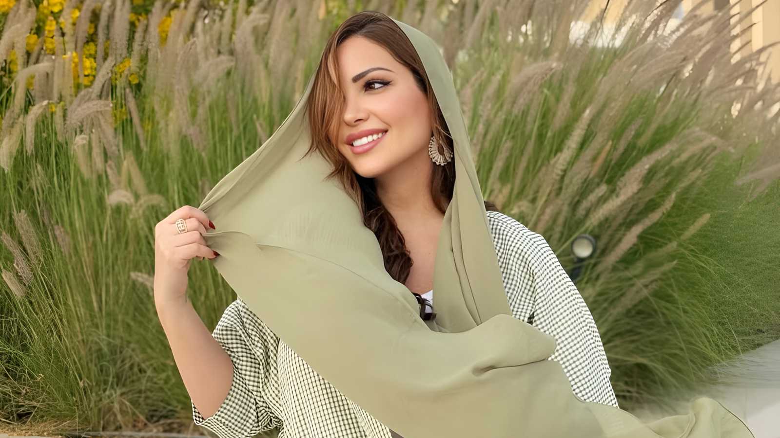 أزياء الربيع من وحي إطلالات النجمات العربيات