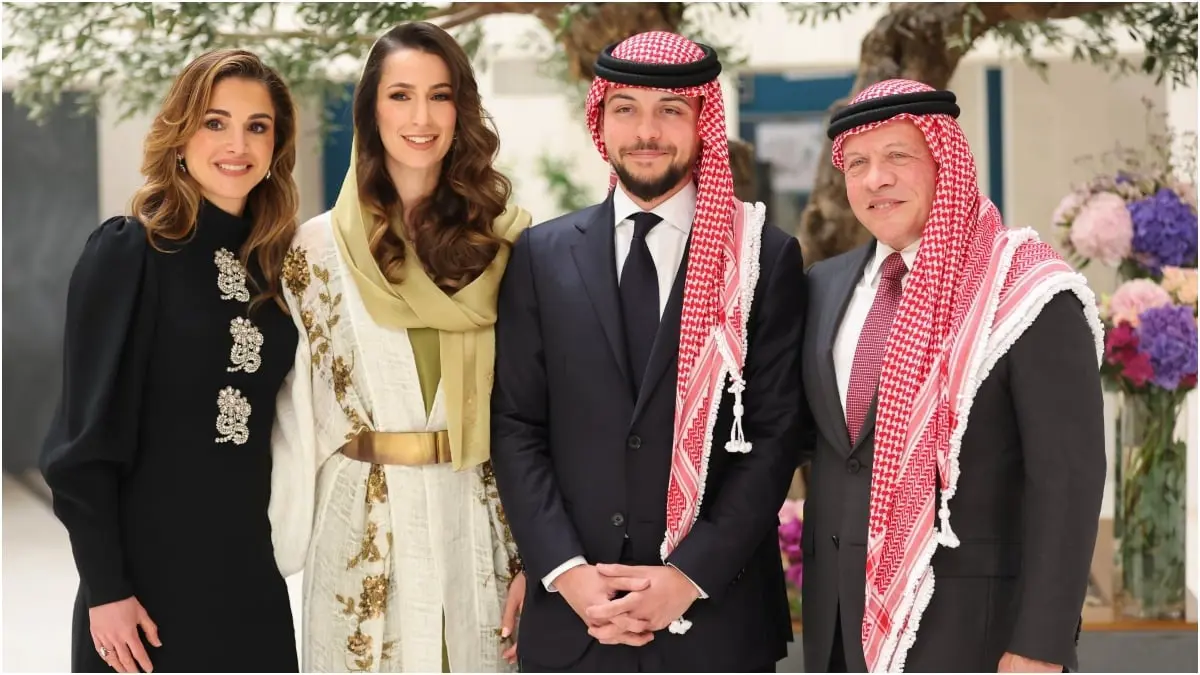 ولي العهد الأردني مع عروسه بعد الخطوبة.. والملكة رانيا: كل الهلا برجوةِ الغالي