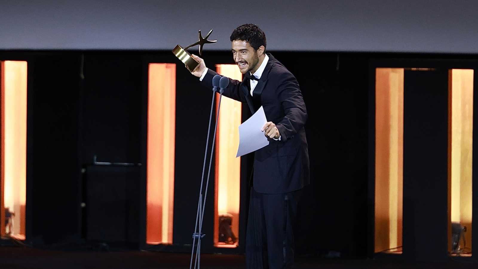 كيف علق أحمد مالك على فوزه بجائزة أفضل ممثل في مهرجان الجونة؟