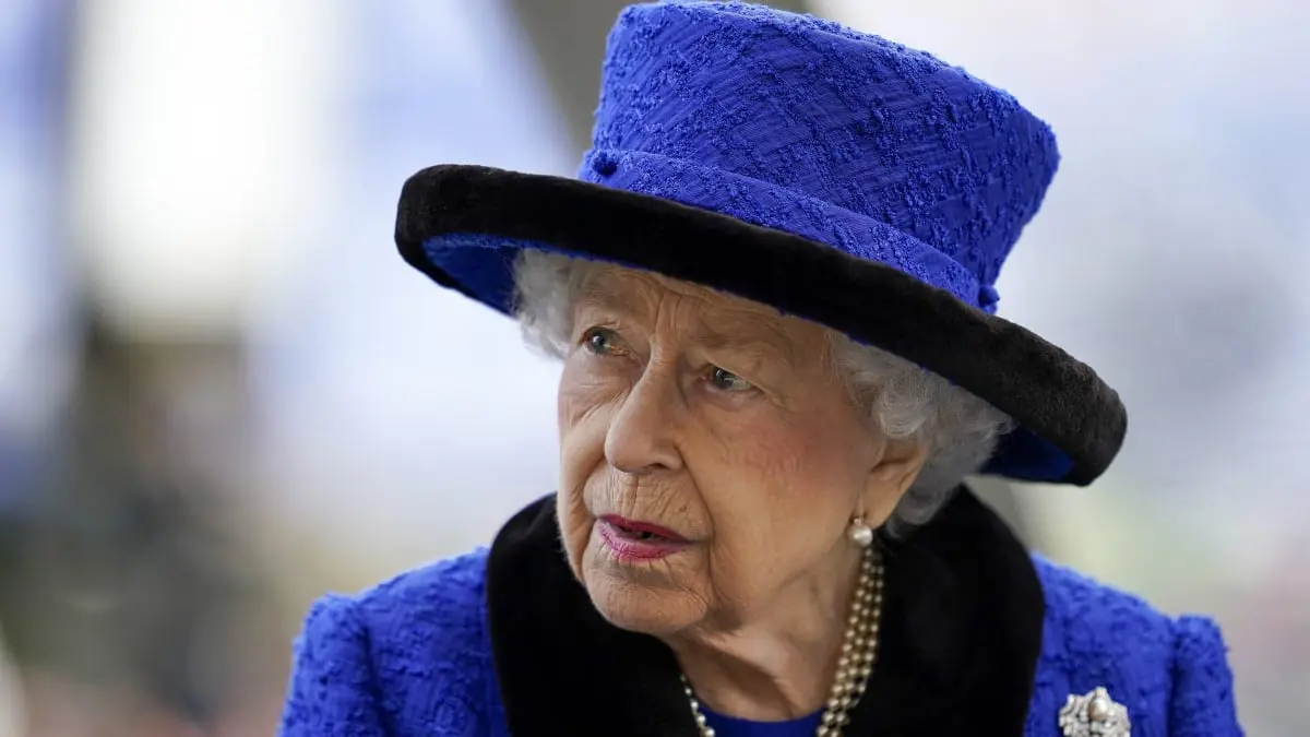الملكة إليزابيث حزينة جدًا رغم لقائها الأمير هاري وميغان ماركل