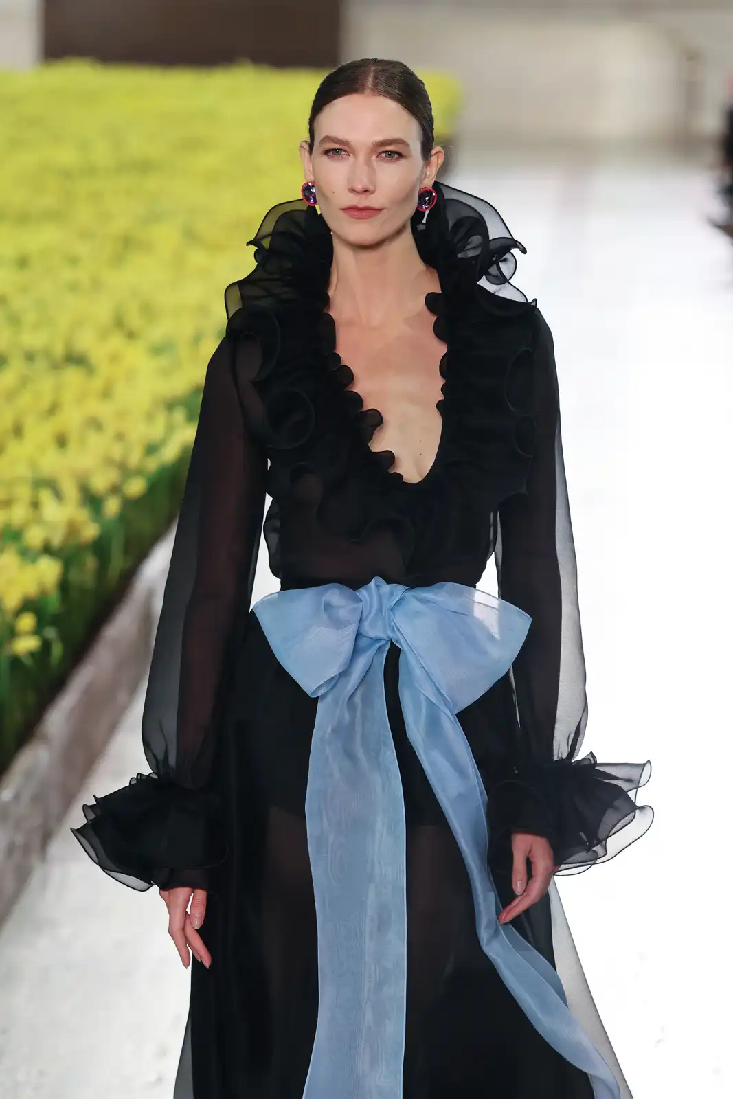 Karlie Kloss - مجموعة Carolina Herrera ربيع وصيف 2027