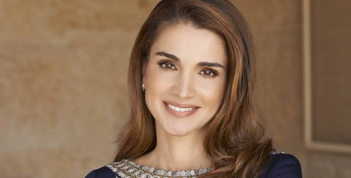 الملكة رانيا تتسلم وسام "محمد بن راشد للمرأة" تقديراً لإنجازاتها