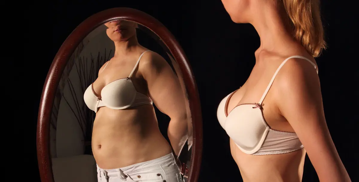 لماذا تُبالغ المرأة في ردة الفعل إزاء حجم جسدها ؟
